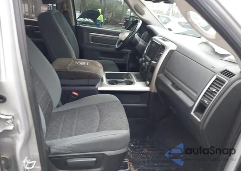 2015 Ram 1500 Big Horn z USA, uszkodzony, nr VIN 1C6RR7TT4FS760075